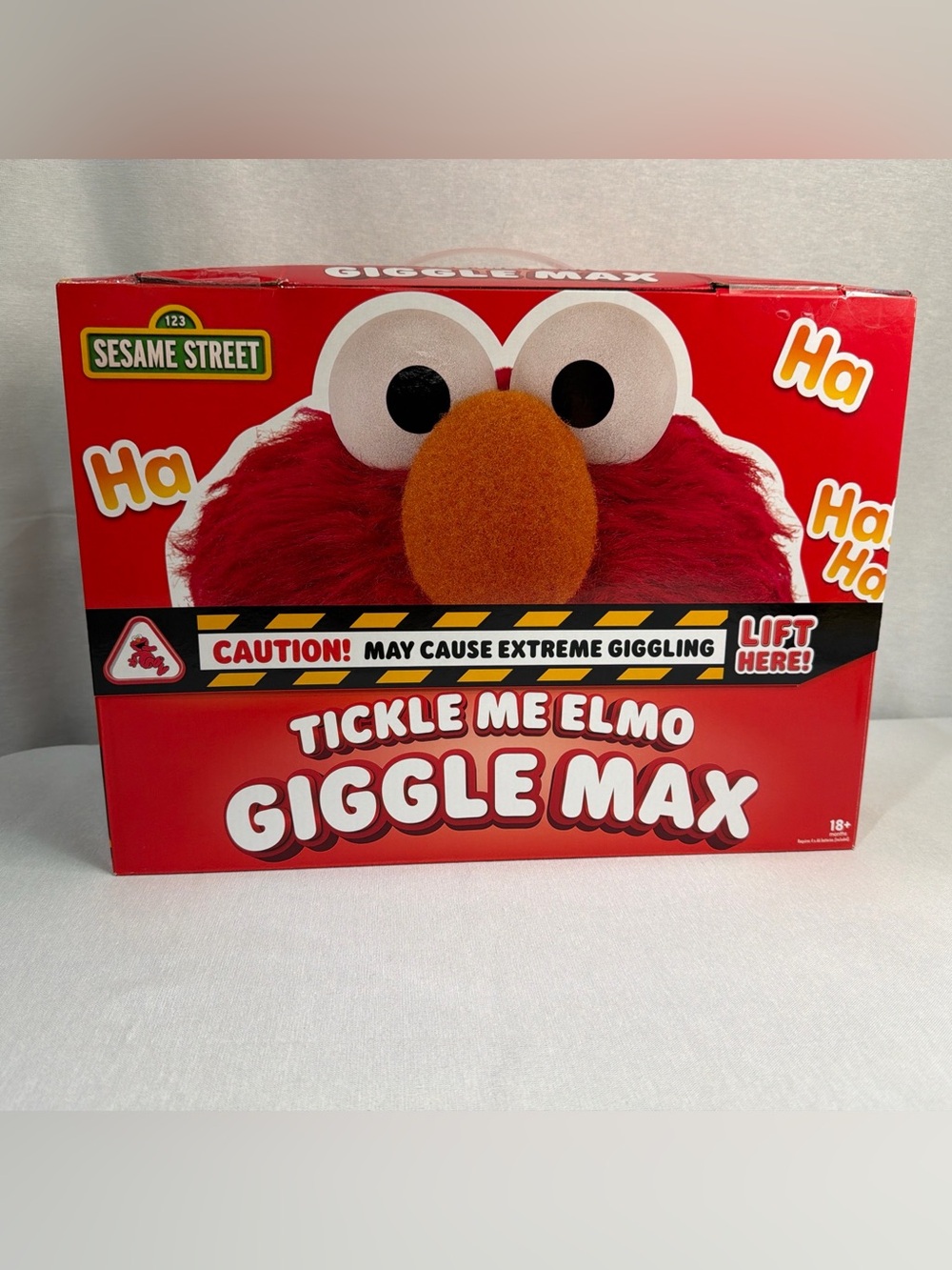 Sesame Street Tickle Me Elmo Giggle Max